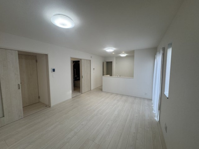 【居間・リビング】 | 南城市知念久手堅（全4棟）B号棟 | B号棟　LDK15.75帖♪