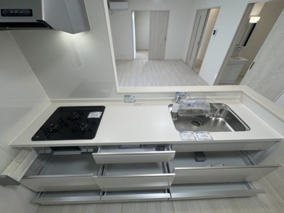 【キッチン】 | 南城市知念久手堅（全4棟）B号棟 | B号棟　収納充実システムキッチン♪