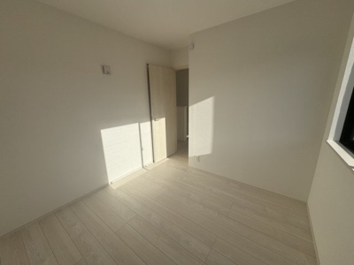 【洋室】 | 南城市知念久手堅（全4棟）B号棟 | B号棟　洋室4.75帖＋収納付き♪