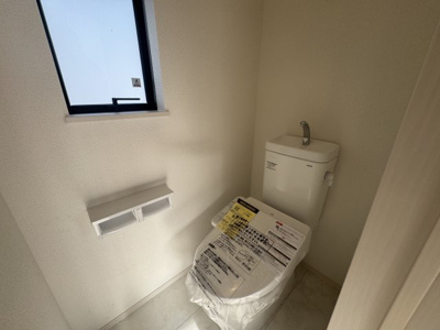 【トイレ】 | 南城市知念久手堅（全4棟）B号棟 | B号棟　温水洗浄便座♪