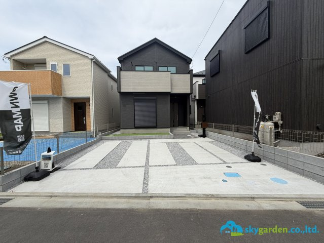 平塚市豊田宮下3期　新築戸建　全2棟2号棟の前面道路含む現地写真