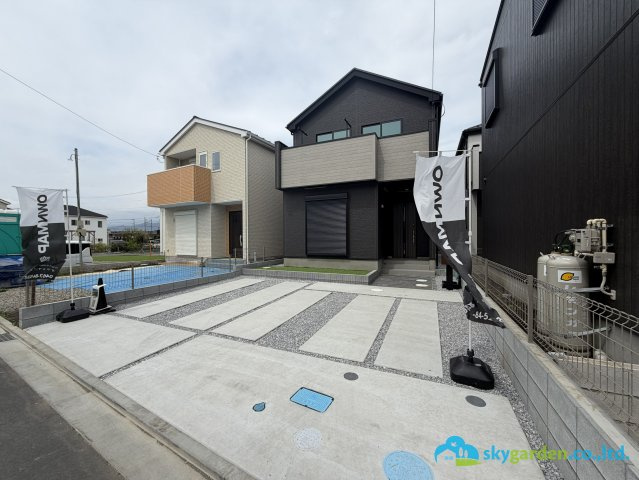 平塚市豊田宮下3期　新築戸建　全2棟2号棟の前面道路含む現地写真