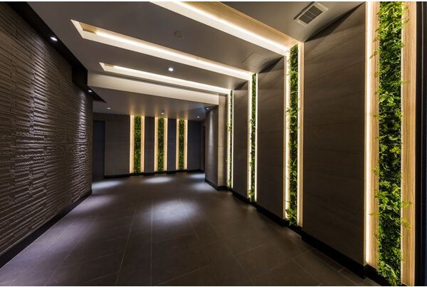 S-RESIDENCE堀田駅前のエントランス