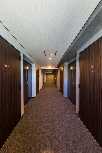 S-RESIDENCE堀田駅前のエントランス