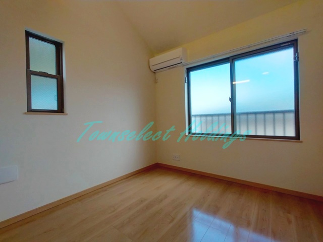 カーサミア追浜の居間・リビング|2面採光・最上階角部屋