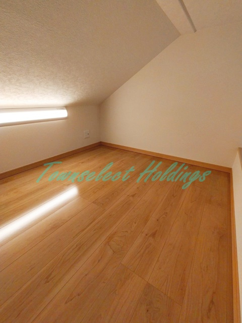 カーサミア追浜の寝室|使い勝手のいいロフト付き