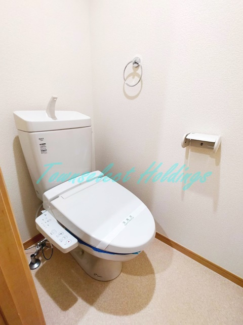 カーサミア追浜のトイレ|ウォシュレット付き