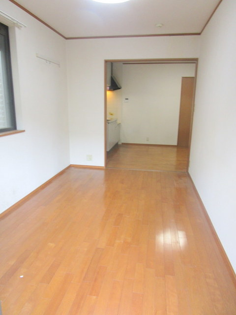 カーサマキの居間・リビング|洋室5.3帖