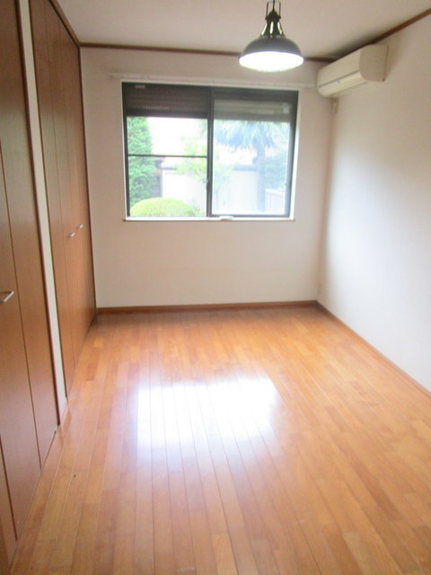 カーサマキの居間・リビング|寝室5.3帖