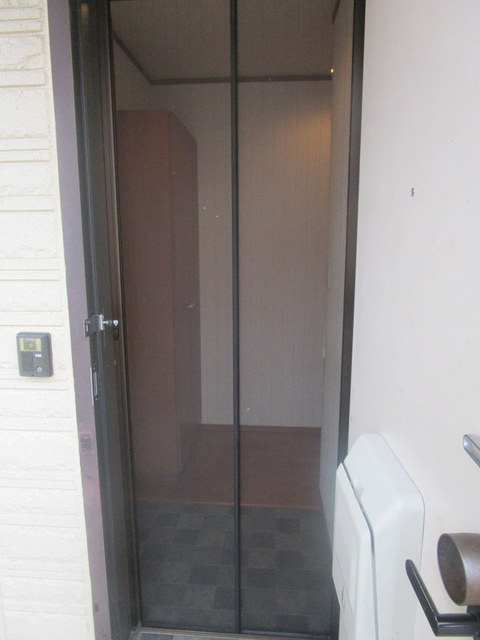 カーサマキの玄関|玄関網戸