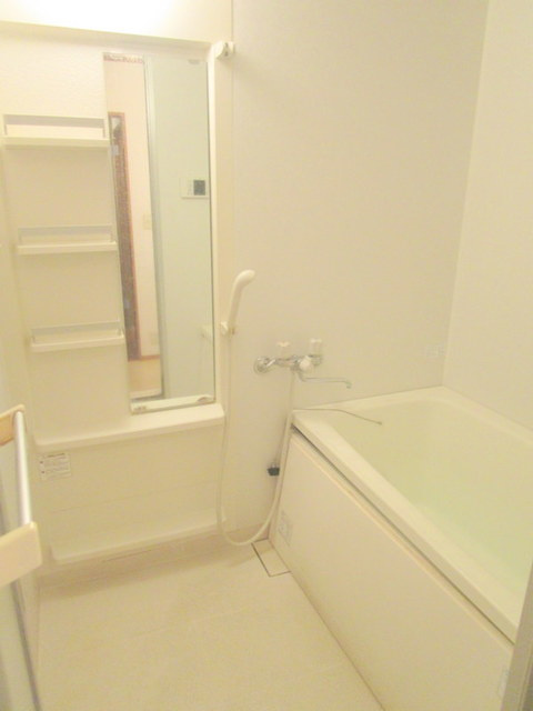 カーサマキの浴室|追い焚き機能付きバス