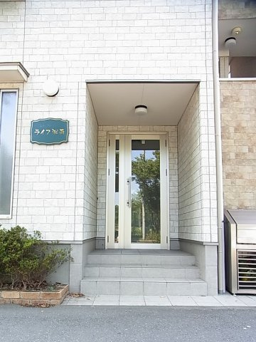 ライフ湘南のエントランス