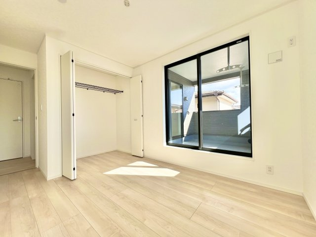 磐田市豊岡　の洋室|2階　建物東側　約5.7帖の洋室です。