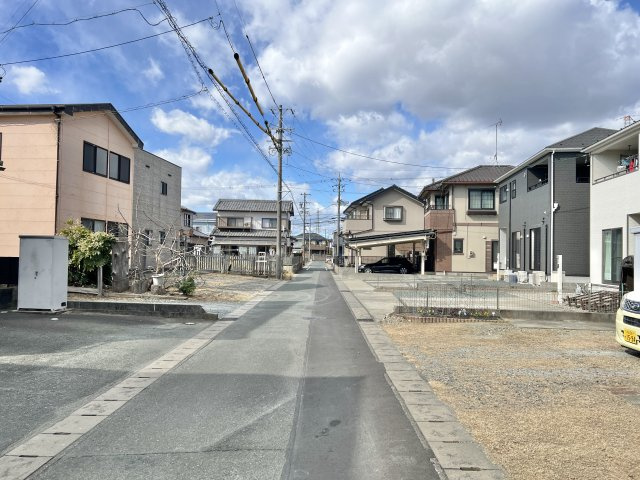 磐田市豊岡　の前面道路含む現地写真|前面道路西側を向いて撮影しました。