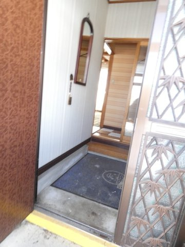 大楽毛２線１７２-７貸家の玄関