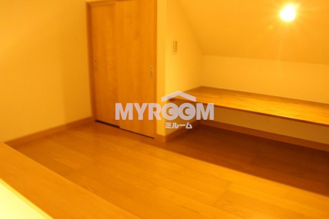 マイプラン中野Ｂ【myplan中野B棟】の収納|ロフトにある収納（同一仕様写真）