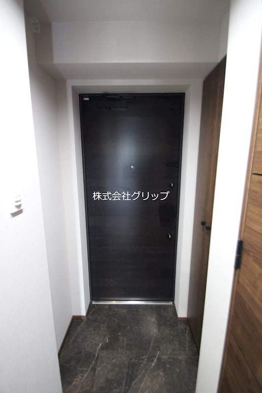 Le'a横濱天王町六番館の玄関