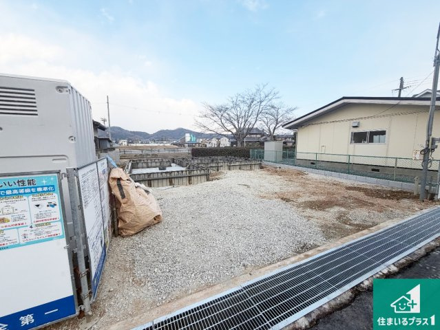 加西市西上野町　新築一戸建ての外観|周辺は落ち着いた街並みの住宅地！子育てがしやすい住環境です！まだ未完成ですが、現地でしかわからない事もございます。是非一度ご覧ください。