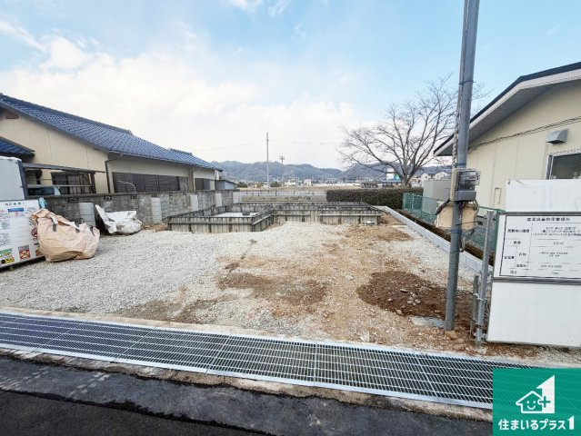 加西市西上野町　新築一戸建ての外観|周辺は落ち着いた街並みの住宅地！子育てがしやすい住環境です！まだ未完成ですが、現地でしかわからない事もございます。是非一度ご覧ください。