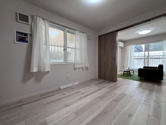 メゾンドルチェ澄川第二の洋室