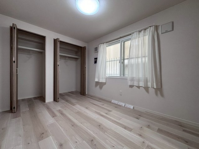 メゾンドルチェ澄川第二の洋室