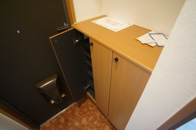 プリムローズＡの玄関