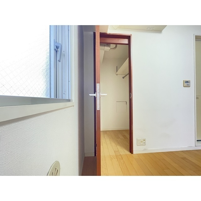 サンウッド赤坂フラッツの洋室