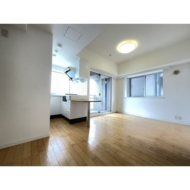 サンウッド赤坂フラッツの居間・リビング