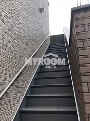 ハーモニーテラス江原町のその他共用部分|共用階段☆