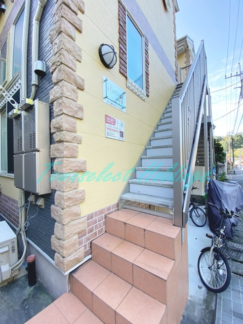 ユナイト田浦パルタージュのエントランス