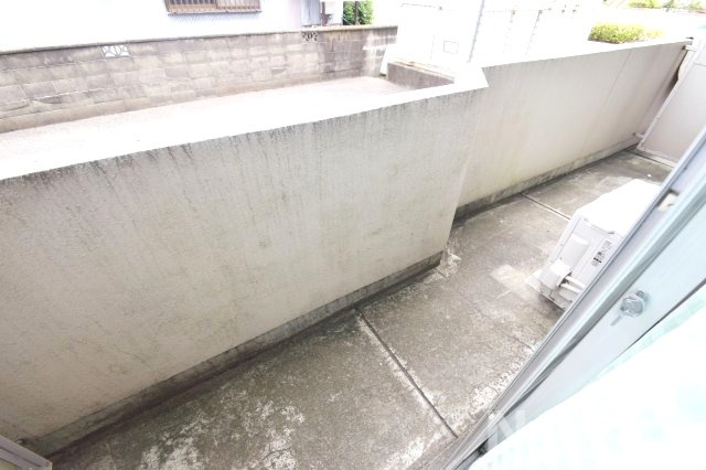【バルコニー】 | 外からの目が気にならないバルコニーで洗濯物が干せます