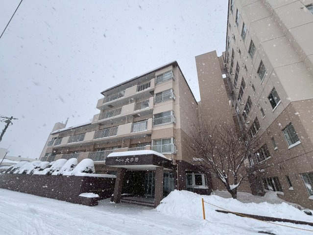 ファミール大谷地