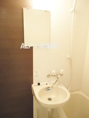 【洗面所】 | ラウレア | 鏡付きの洗面台（同一仕様）