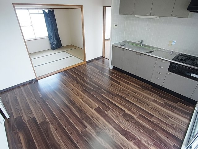 ロイヤルコート兵庫の居間・リビング|綺麗なリビングスペース