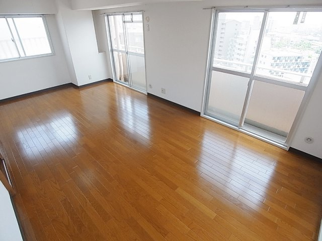 ロイヤルコート兵庫の内装|ご覧の明るさで昼間は電気いらずですね