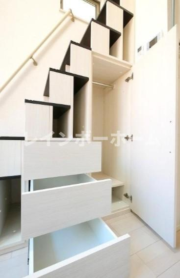 メゾン・プーラ菊川の収納