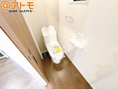 【トイレ】 | 葵区新伝馬3　新築戸建　B区画 | 毎日使うトイレだからこそ機能性を重視したいですよね！温水洗浄便座で快適な時間をお過ごしください♪
