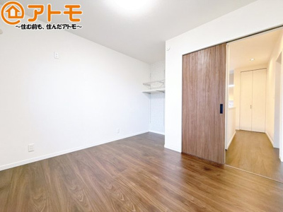 【子供部屋】 | 葵区新伝馬3　新築戸建　B区画 | 収納スペースもしっかり確保したお部屋は、収納家具の数も減らせるのでお部屋を広く使えます！