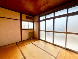 【和室】 | 穏やかな光が差し込む室内には、穏やかな時間が流れます。休日には、落ち着いた空間で自分の趣味を楽しむのはいかがですか。