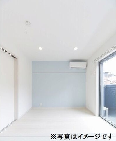 CRASTINE弥次ヱ町4丁目A棟の居間・リビング