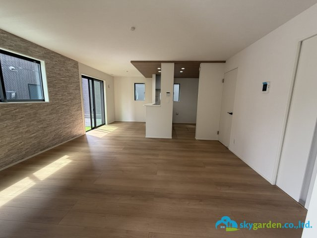 平塚市豊田宮下3期　新築戸建　全2棟1号棟の居間・リビング