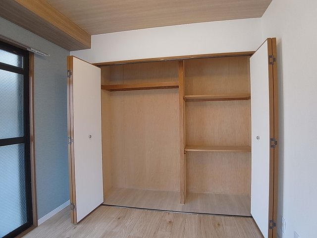 ソレイユパレスの収納|幅広のクローゼット収納