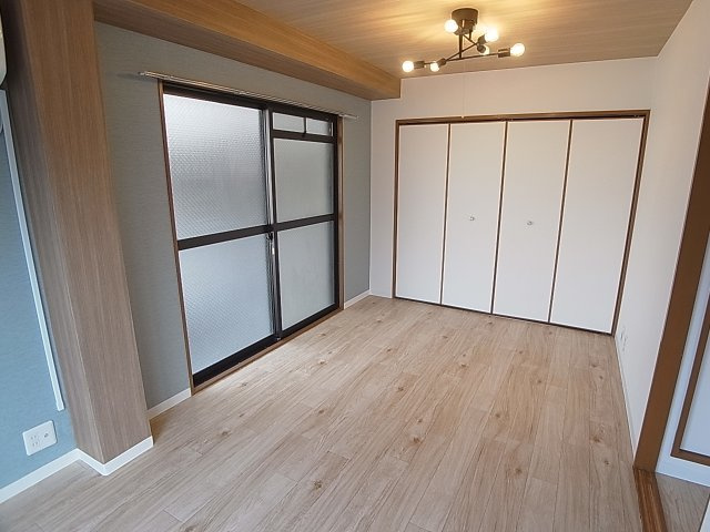 ソレイユパレスの内装|お洒落な照明器具を完備した綺麗な室内