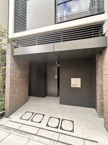 プライムアーバン西日暮里フロントのエントランス