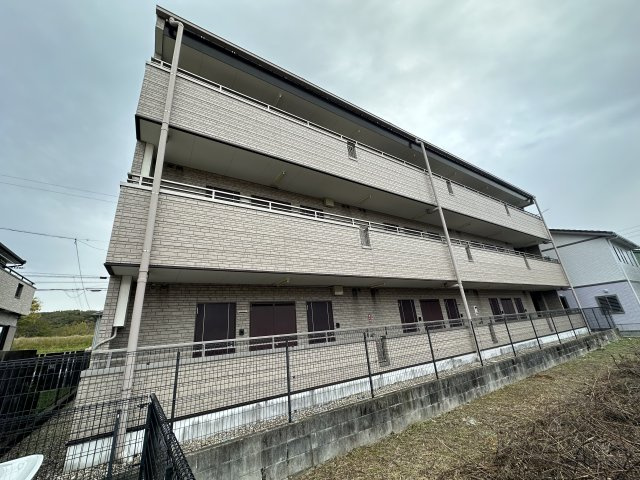 すまいる築山(スマイルツキヤマ)の外観