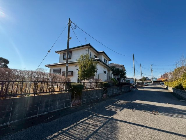 八街へ　中古戸建の前面道路含む現地写真