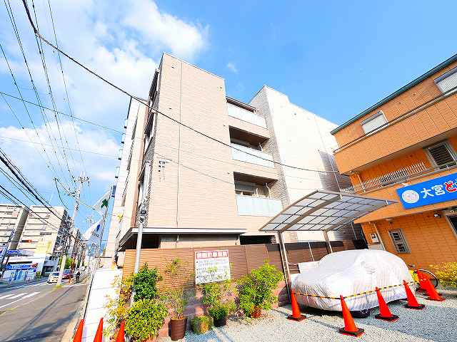 クリスタル　シャーメゾン