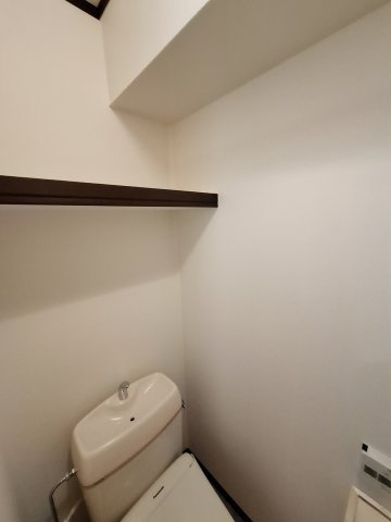 フレッツァ西宮堤町のトイレ|トイレ上収納