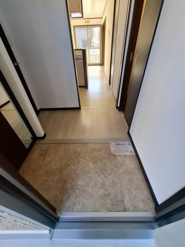 フレッツァ西宮堤町の玄関