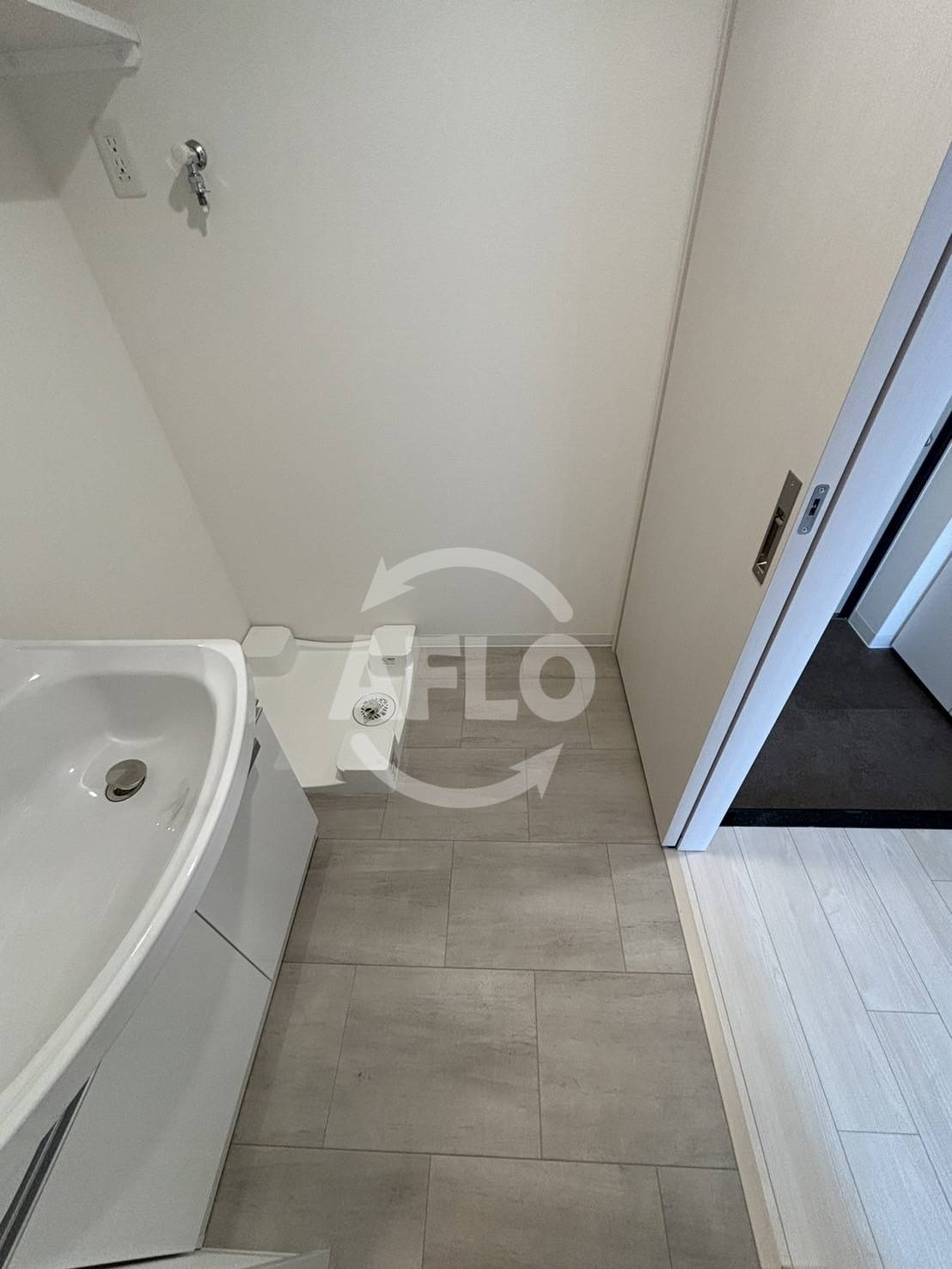 アドバンス大阪フラットの洗面所|アドバンス大阪フラット　洗面所